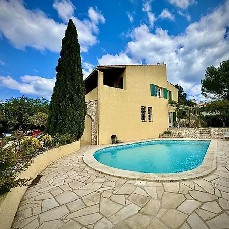 Les Hauts De Bezouce, Vue, Piscine & Calme Villa *