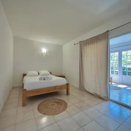 Les Hauts De Bezouce, Calme, Espace Et Jeux Bezouce