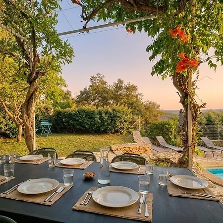 Villa 14 Pers, Piscine Privee, Jeux, Vue Et Calme Vendégház